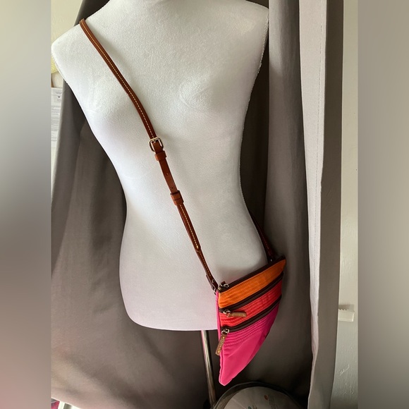 Dooney & Bourke Crossbody Purse - Picture 4 of 8